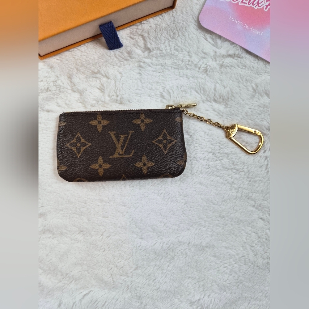 Louis Vuitton Monogram Key Pouch Pochette Clé Coin Card Holder BNIB - Picture 3 of 7